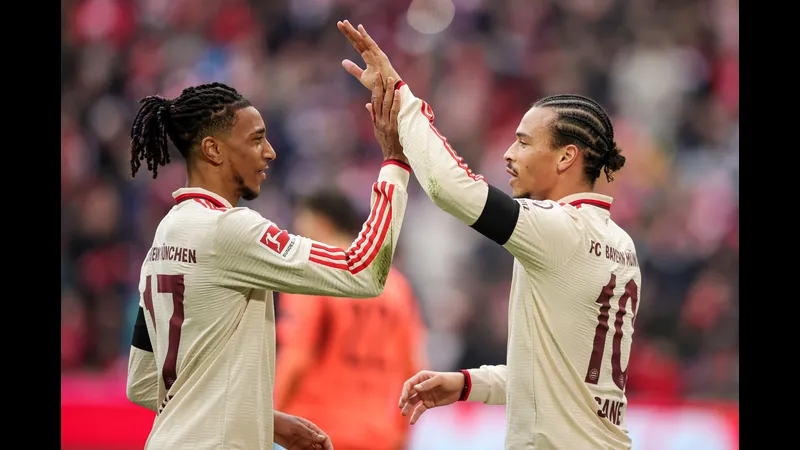 Cầu thủ Bayern Munich dũng mãnh nổ lực vượt qua phòng ngự của St. Pauli