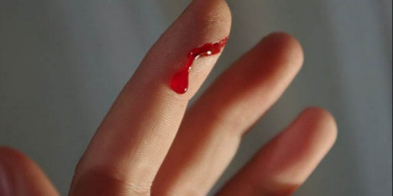 Mơ Thấy Máu Đánh Con Gì – Jun88 Giải Mã Chuẩn Tài Lộc 2025 4 Mơ thấy máu kinh nguyệt – Tài lộc nữ tính, đánh 42 hoặc 82