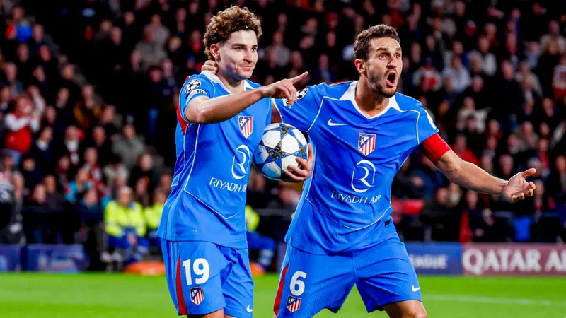 Cầu thủ Atletico Madrid với nụ cười hạnh phúc sau khi ghi bàn trong trận đấu với Baleares