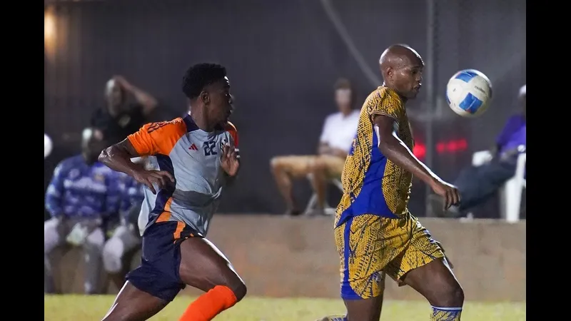 Cầu thủ của Defence Force dũng mãnh chặn đường tiến của Prisin Service Cầu thủ của Defence Force dũng mãnh chặn đường tiến của Prisin Service