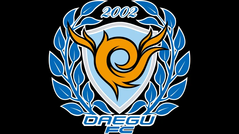 Cầu thủ Deagu tấn công mạnh mẽ trước phòng ngự của Seoul E